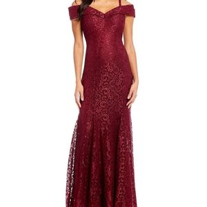 Off-the-Shoulder Sweetheart Neck Lace Gown